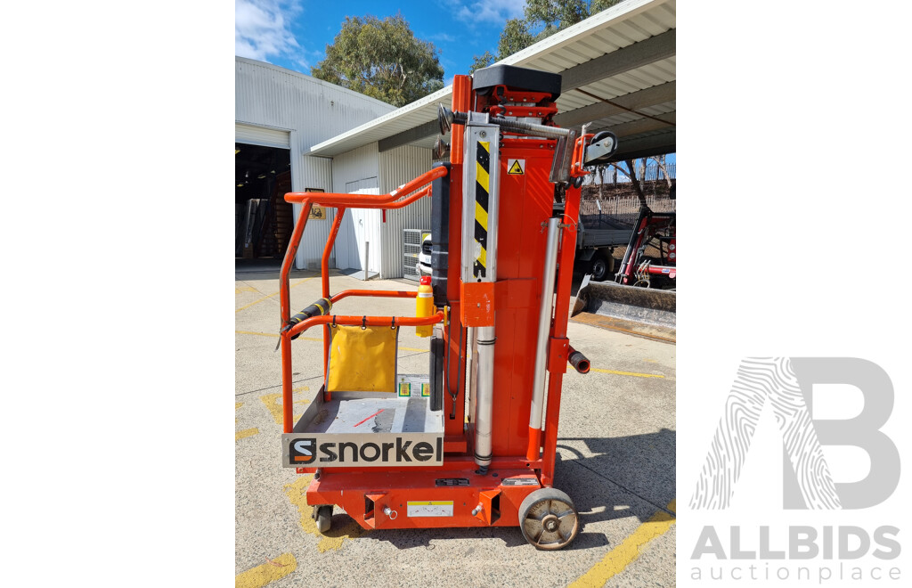 Snorkel UL25 Push-Around Mast Lift