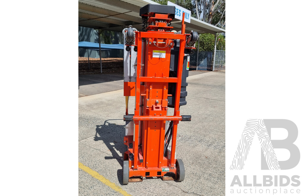 Snorkel UL25 Push-Around Mast Lift