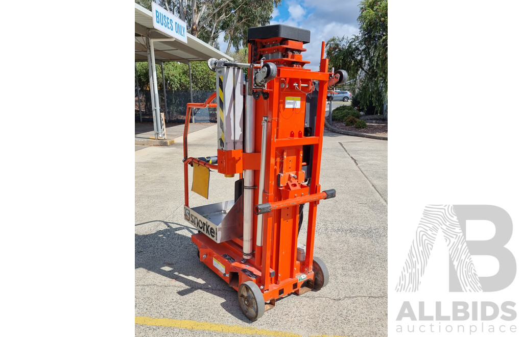 Snorkel UL25 Push-Around Mast Lift