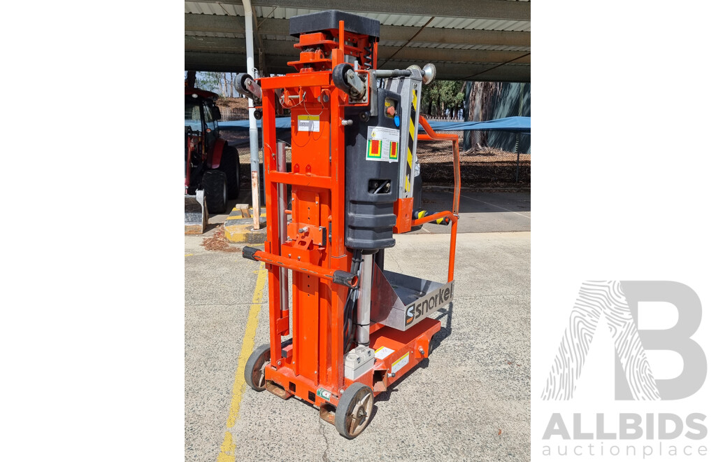 Snorkel UL25 Push-Around Mast Lift