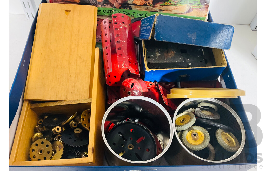 Significant Collection of Early Meccano Pieces Including a Boxed No 1 Reversable Clockwork Drive, Various Associated Gears, Instruction Book and Much More, C1953