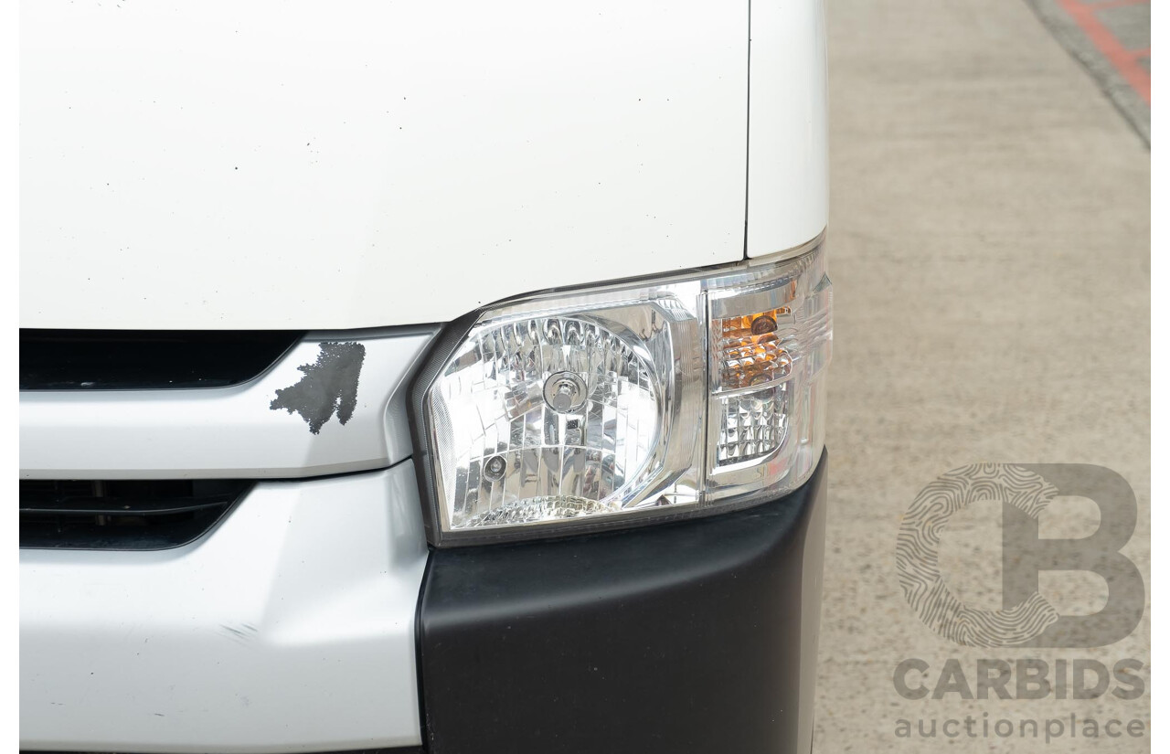 7/2015 Toyota Hiace Commuter KDH223R MY15 Bus White 3.0L Turbo Diesel - Factory 14 Seater