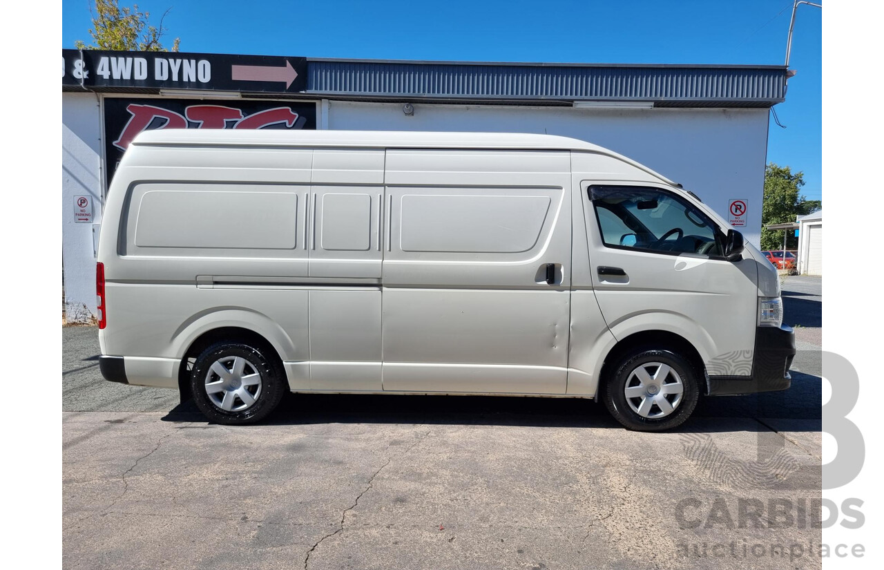 9/2011 Toyota Hiace SLWB MY11 5d Van White 3.0L Turbo Diesel