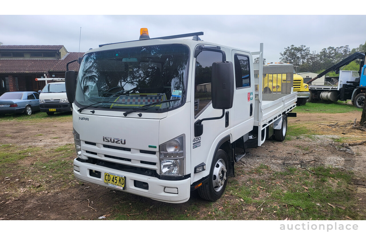 05/2015 Isuzu NPR 400 Crew Cab 5.2L Diesel 4.5m tray