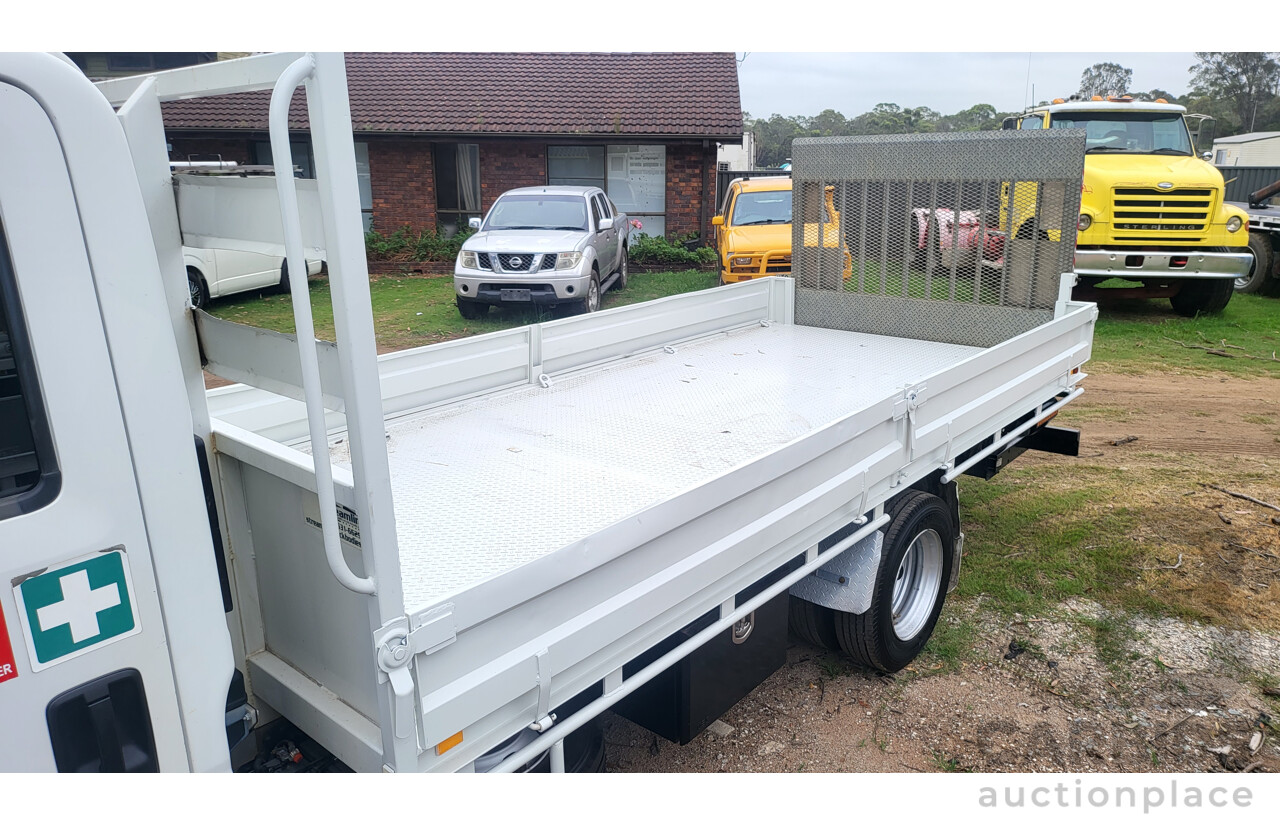 05/2015 Isuzu NPR 400 Crew Cab 5.2L Diesel 4.5m tray