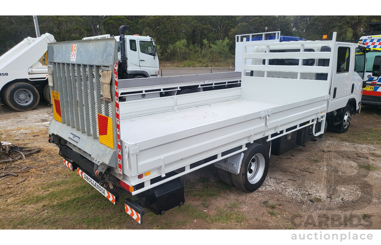 05/2015 Isuzu NPR 400 Crew Cab 5.2L Diesel 4.5m tray