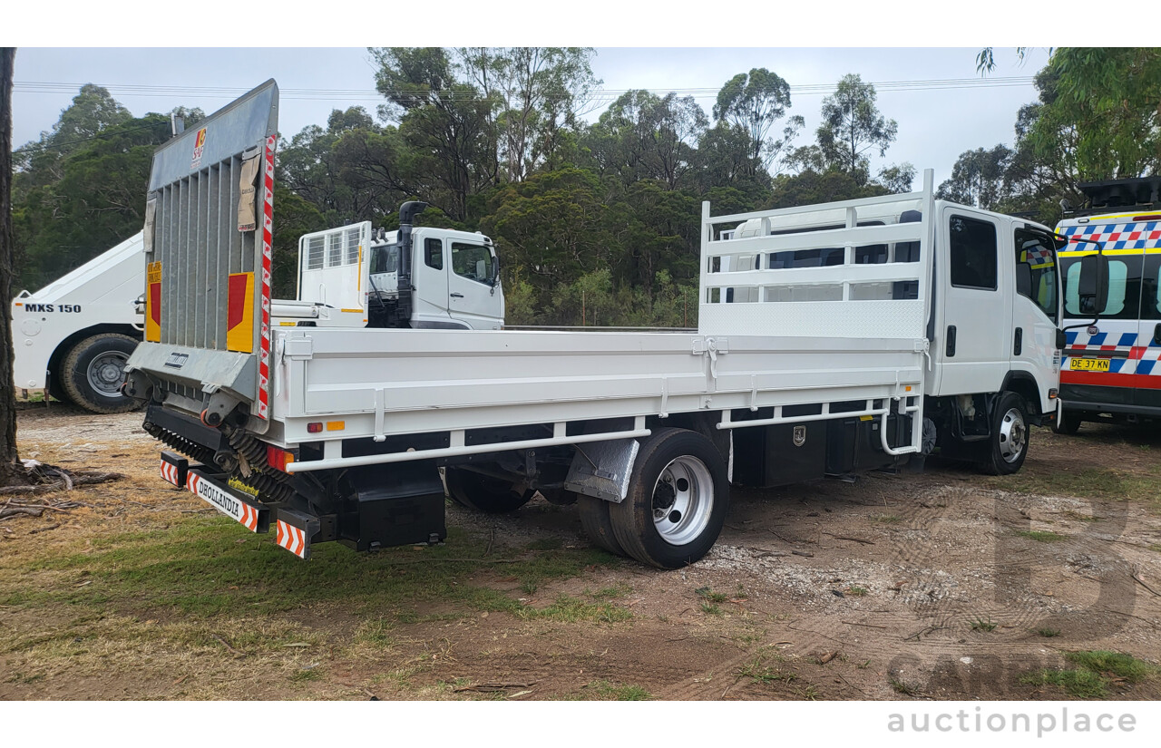 05/2015 Isuzu NPR 400 Crew Cab 5.2L Diesel 4.5m tray