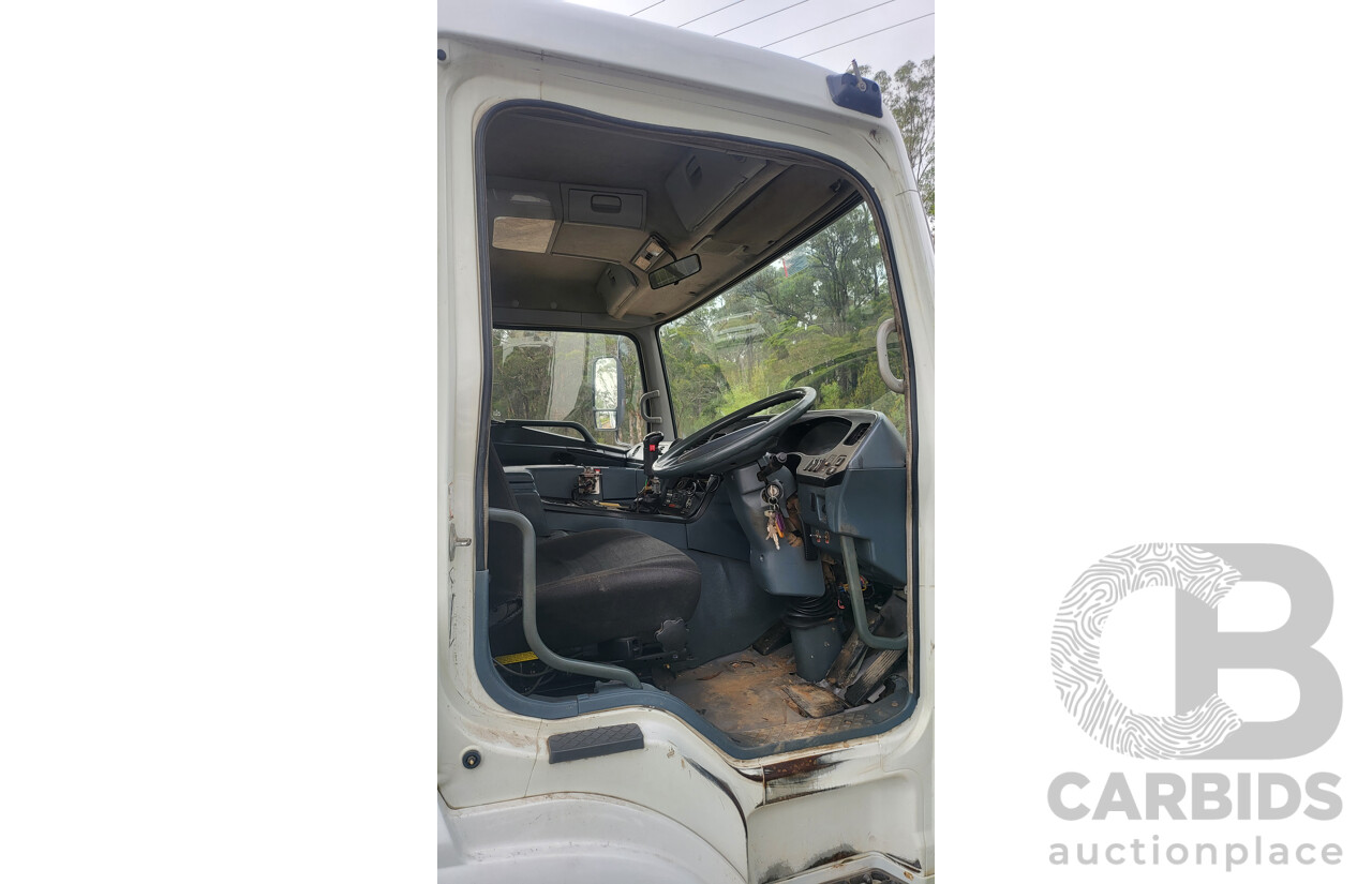 06/2007 Mitsubishi FV500 Skip Bin Truck White 6.4L Diesel