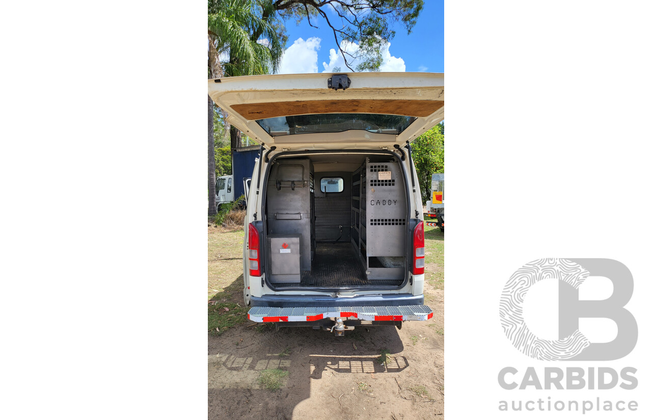 6/2007 Toyota Hiace LWB TRH201R MY07 4d Van White 2.7L, 1 owner