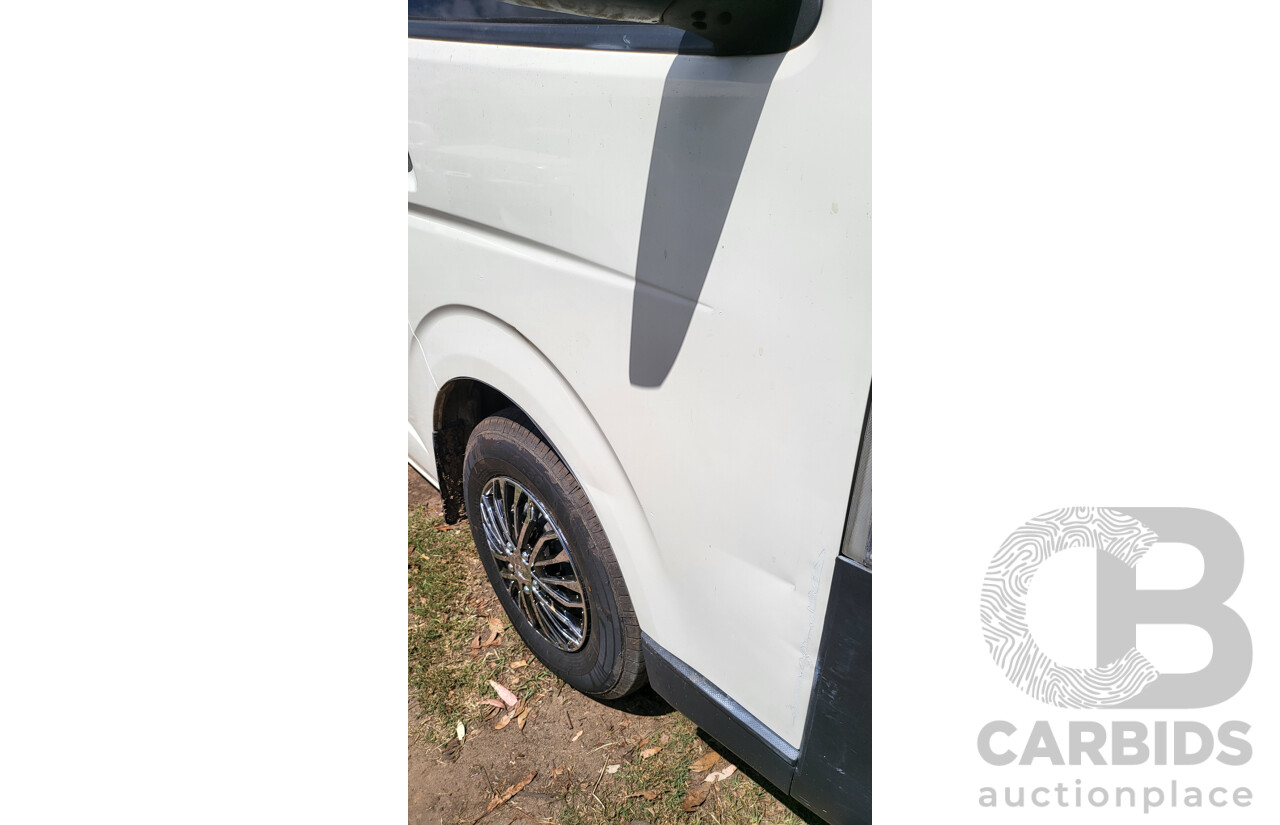 6/2007 Toyota Hiace LWB TRH201R MY07 4d Van White 2.7L, 1 owner