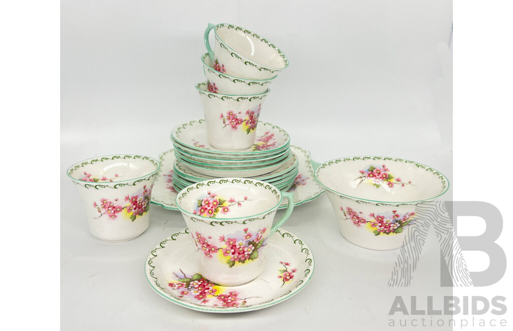 Vintage Shelly Fine Bone China Made in England Incomplete Tea Set