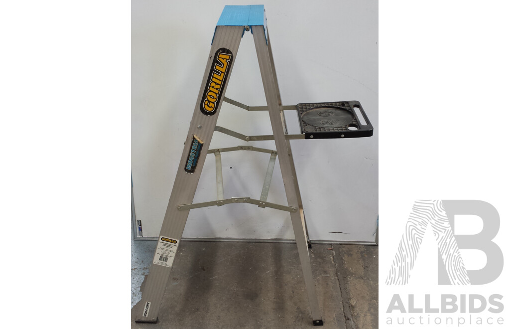 Gorilla Industrial Single Sided Step Ladder