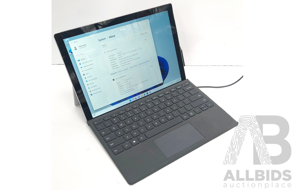 Microsoft (1796) Surface Pro 5 Intel Core i5 (7300U) 2.60GHz-3.50GHz 2-Core CPU 128GB 12.3-Inch Touchscreen Detachable Laptop