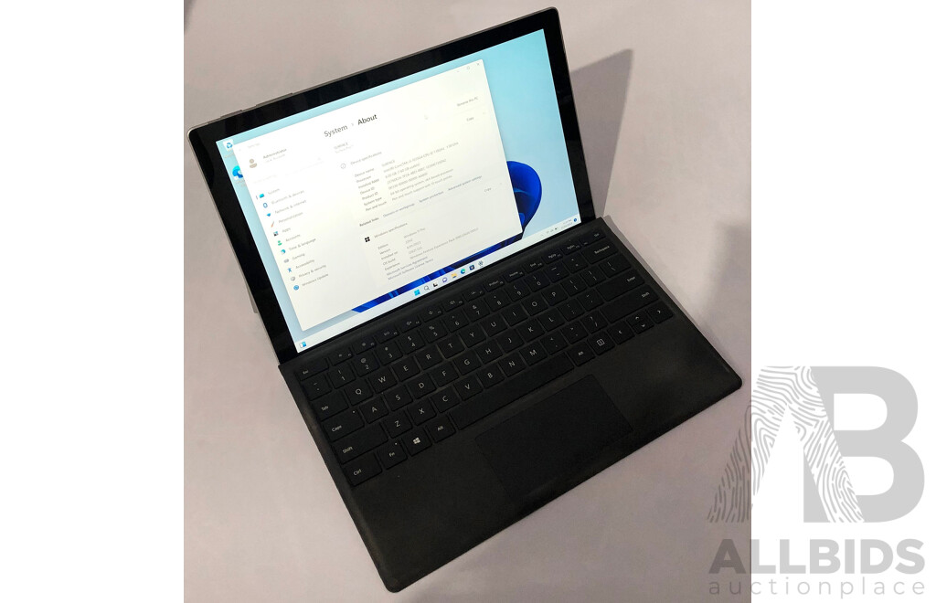 Microsoft (1866) Surface Pro 7 Intel Core i5 (1035G4) 1.10GHz-3.70GHz 4-Core CPU 128GB 12.3-Inch Touchscreen Detachable Laptop