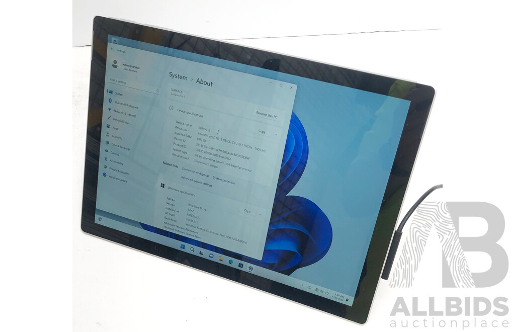 Microsoft (1796) Surface Pro 6 Intel Core i5 (8350U) 1.70GHz-3.60GHz 4-Core CPU 128GB 12.3-Inch Touchscreen Detachable Laptop