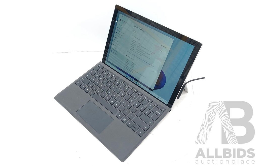 Microsoft (1796) Surface Pro 5 Intel Core i5 (7300U) 2.60GHz-3.50GHz 2-Core CPU 128GB 12.3-Inch Touchscreen Detachable Laptop