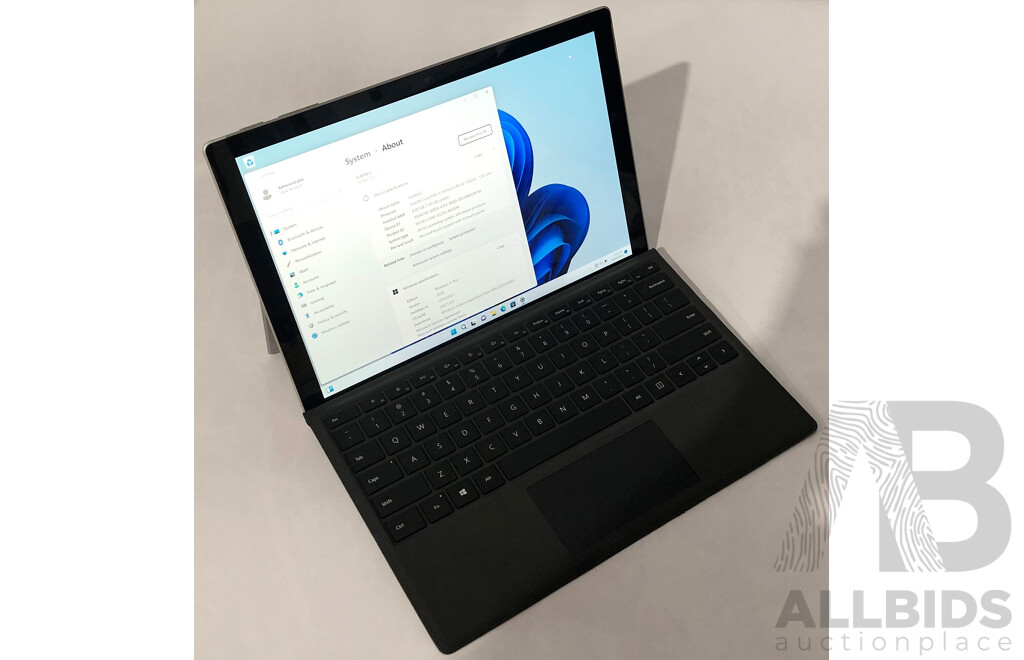 Microsoft (1866) Surface Pro 7 Intel Core i5 (1035G4) 1.10GHz-3.70GHz 4-Core CPU 128GB 12.3-Inch Touchscreen Detachable Laptop