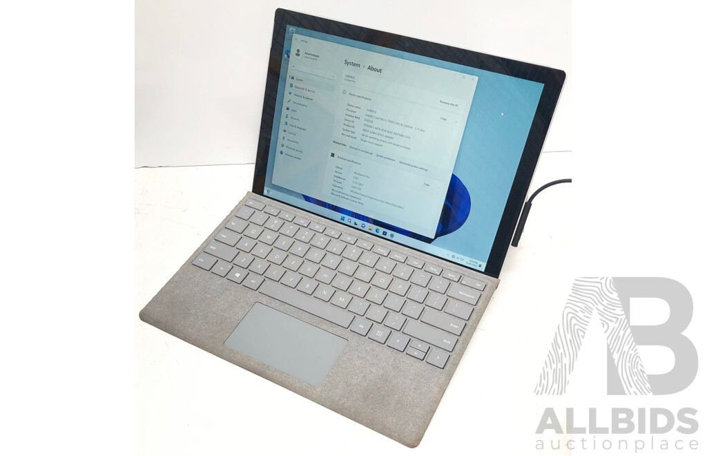 Microsoft (1796) Surface Pro 5 Intel Core i5 (7300U) 2.60GHz-3.50GHz 2-Core CPU 128GB 12.3-Inch Touchscreen Detachable Laptop