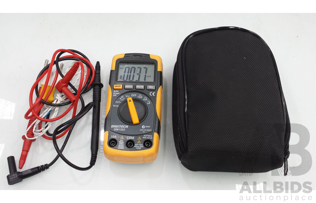 Digitech Cat III Multimeter Kit With Temperature