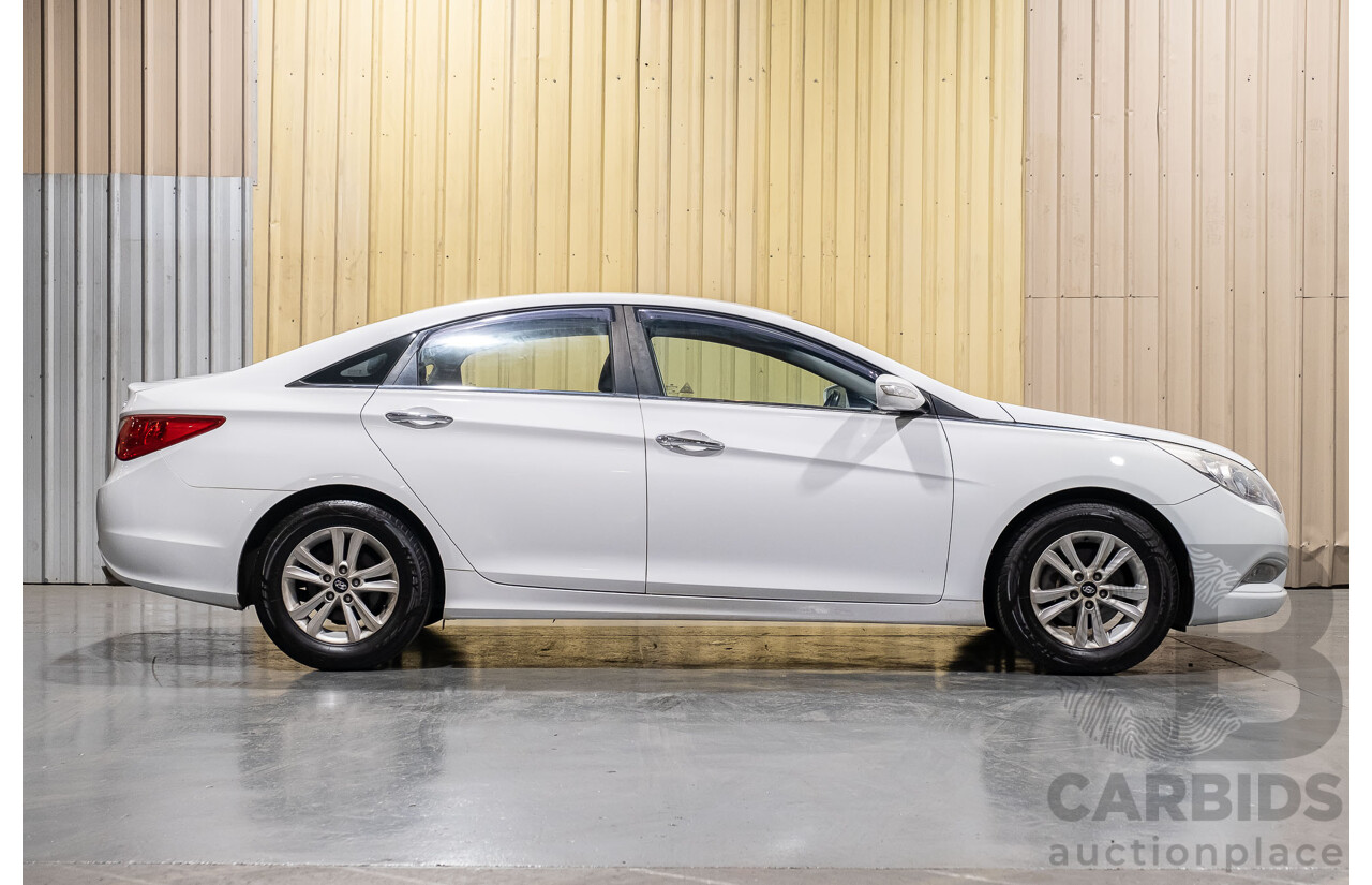 9/2011 Hyundai i45 Active YF MY11 4d Sedan White 2.4L