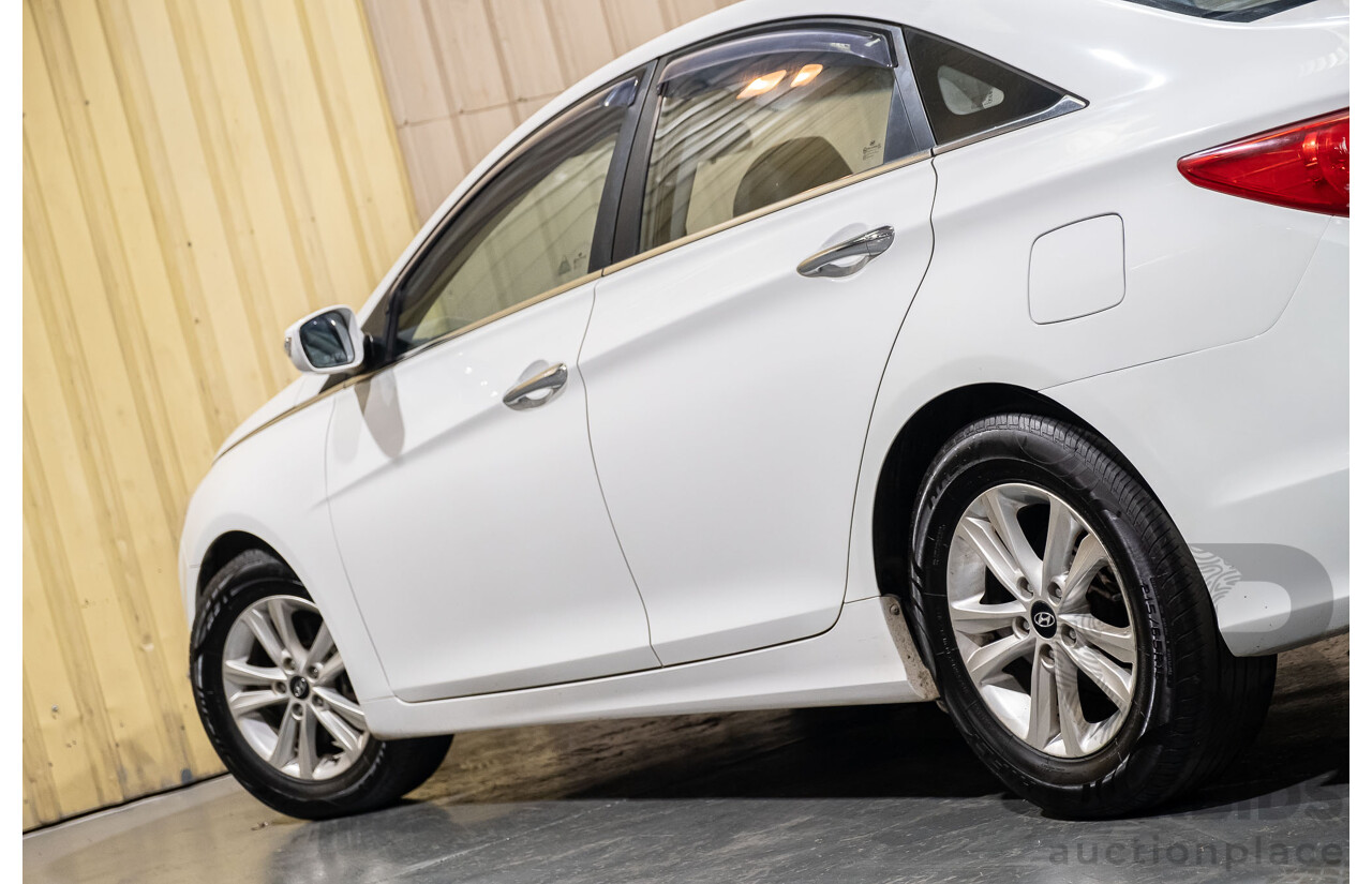 9/2011 Hyundai i45 Active YF MY11 4d Sedan White 2.4L