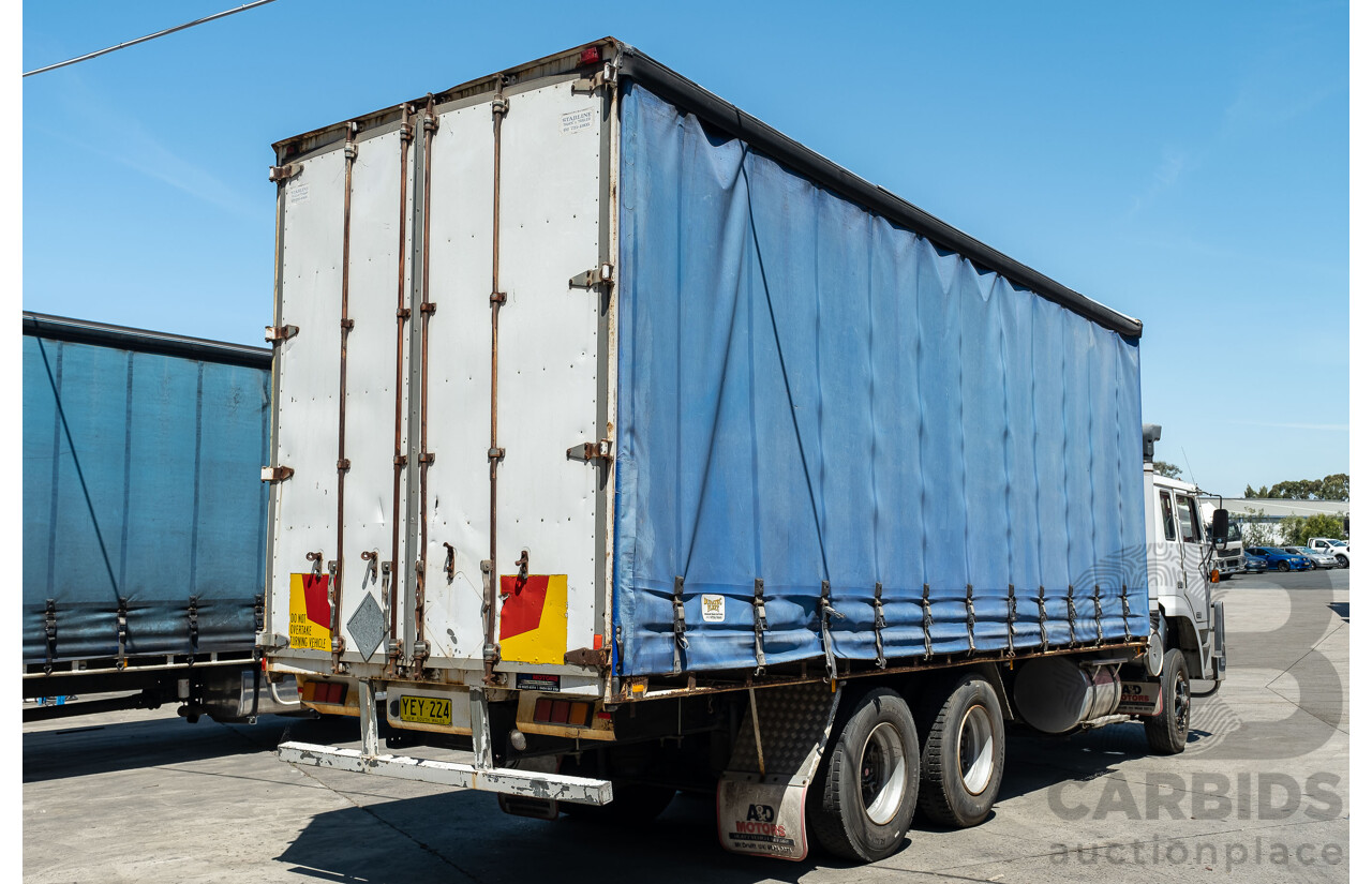 02/1994 International 2700/444 XT 12 Pallet Cabover Curtainside Pantech Truck