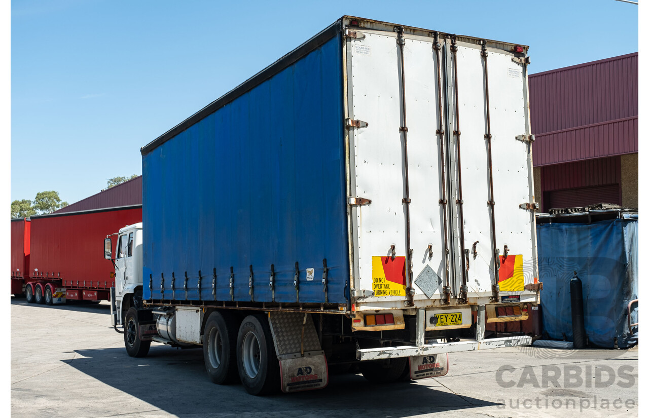 02/1994 International 2700/444 XT 12 Pallet Cabover Curtainside Pantech Truck