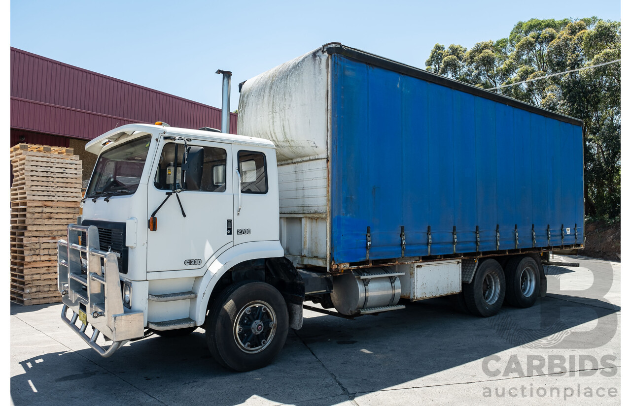 02/1994 International 2700/444 XT 12 Pallet Cabover Curtainside Pantech Truck