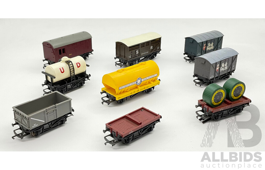 Vintage HO/OO Scale Wrenn/Triang Triang/Hornby Freight Rolling Stock Including Peek Freans Ventilated Van(2) Cable Drum Wagon, SR Horse Box, Blue Circle Cement Wagon, UD Milk Wagon, Cattle Wagon, Coal Wagon and Flat Truck (9)