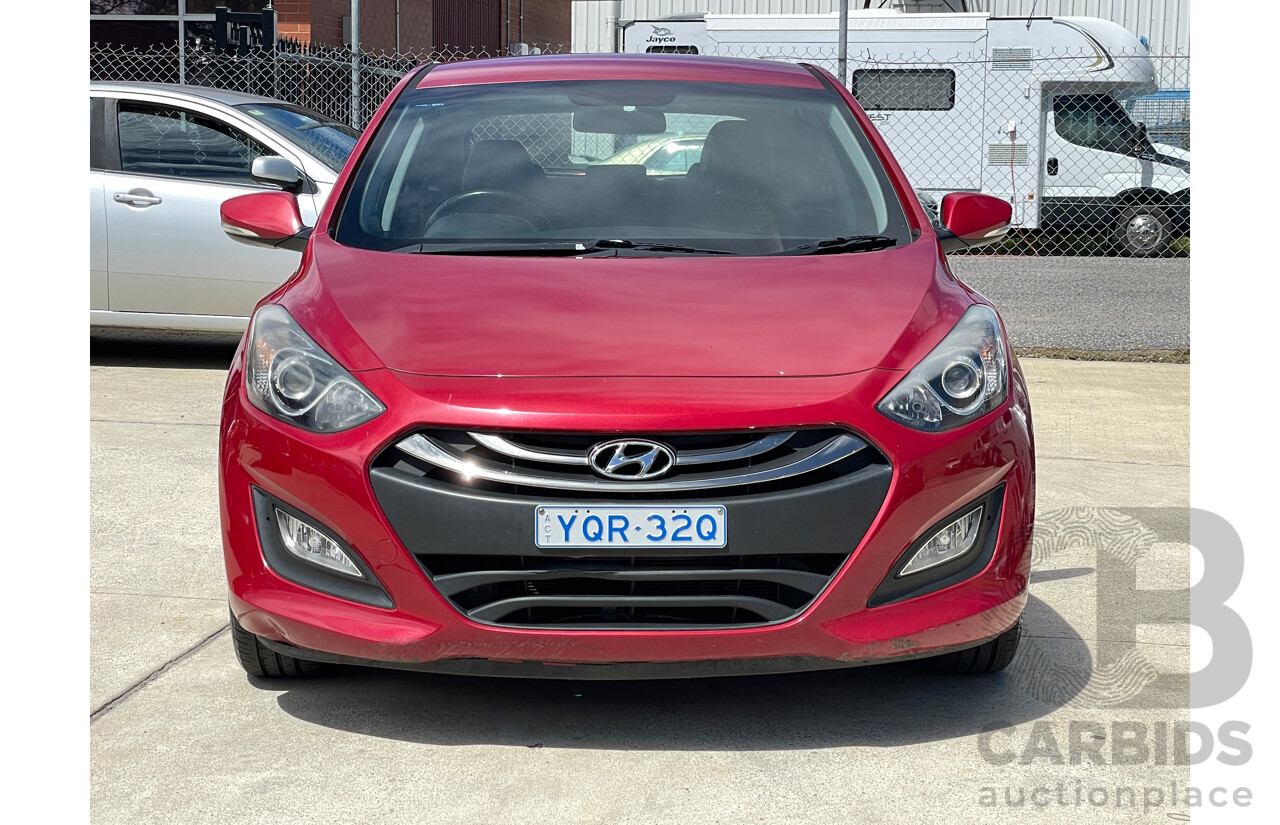 7/2014 Hyundai i30 SE GD MY14 5d Hatchback Red 1.8L