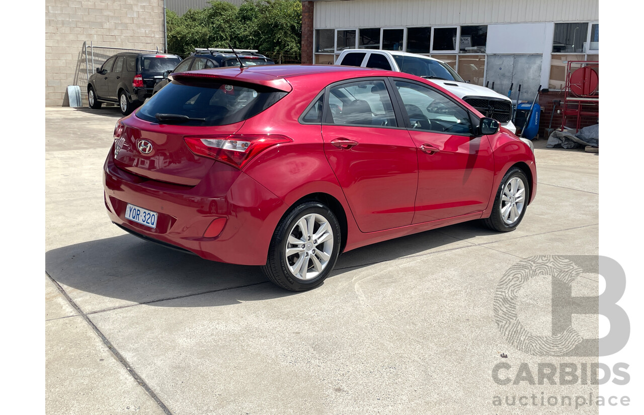 7/2014 Hyundai i30 SE GD MY14 5d Hatchback Red 1.8L