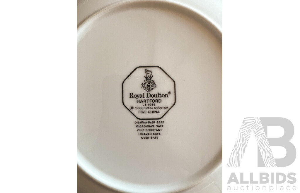 Sixteen Royal Doulton Hartford Plates and Bowls