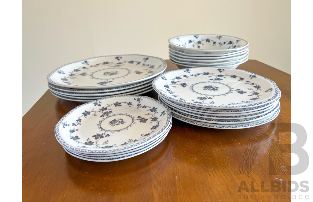 Sixteen Royal Doulton Hartford Plates and Bowls