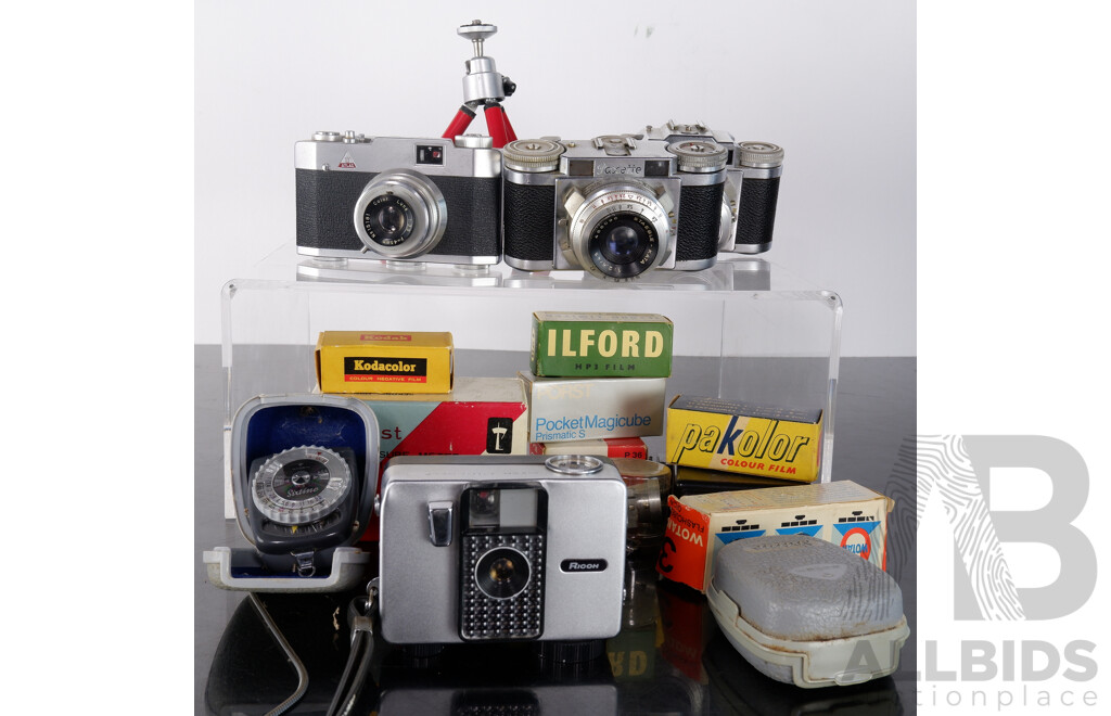 Collection Of Vintage Cameras And Lot 1494617 ALLBIDS   42389 19a.JPG