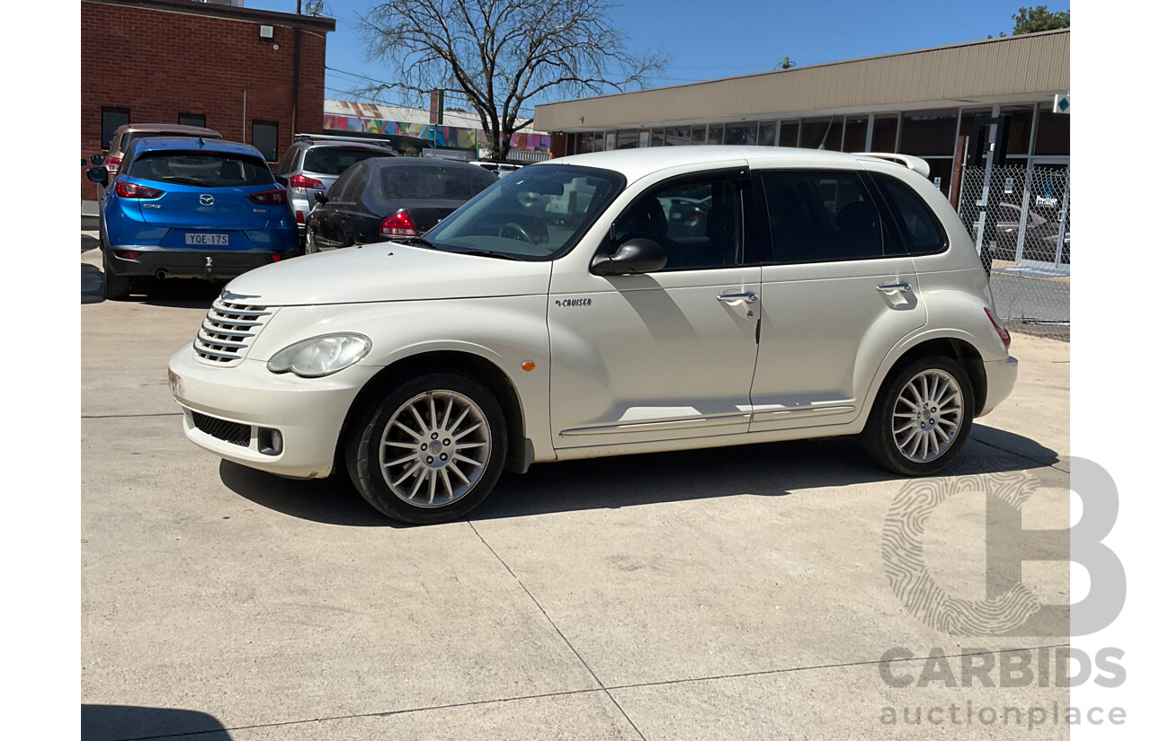 8/2006 Chrysler Pt Cruiser Grand Tourer MY06 5d Hatchback Cream 2.4L