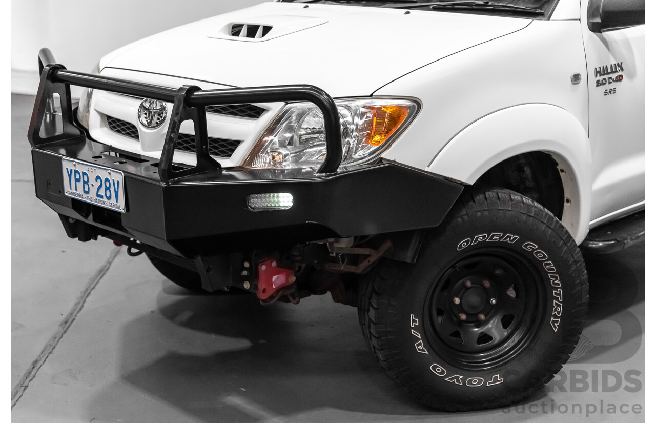 4/2008 Toyota Hilux SR5 (4x4) KUN26R 08 UPGRADE Dual Cab P/Up White 3.0L Turbo Diesel