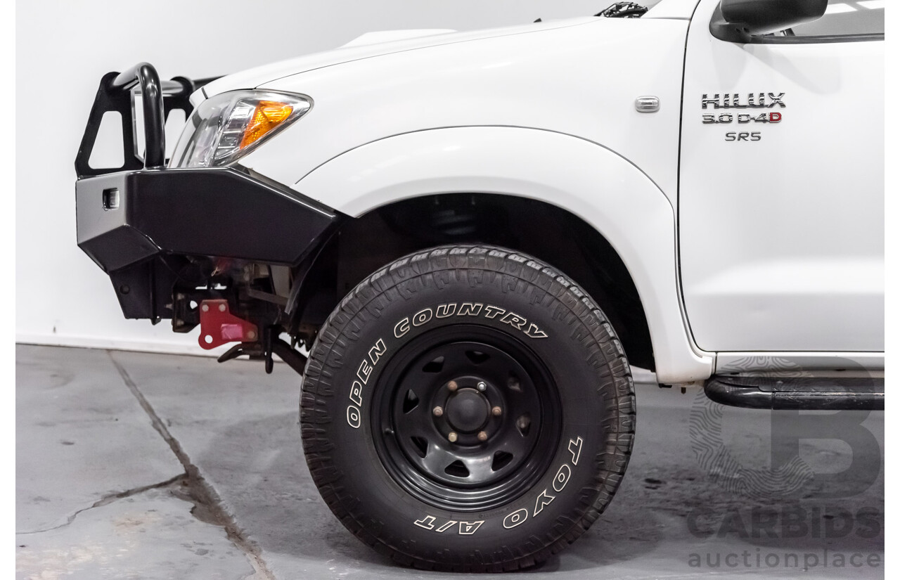 4/2008 Toyota Hilux SR5 (4x4) KUN26R 08 UPGRADE Dual Cab P/Up White 3.0L Turbo Diesel