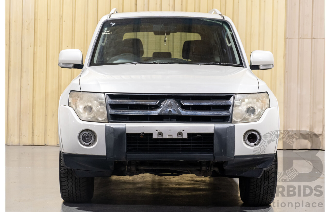 4/2008 Mitsubishi Pajero VR-X LWB (4x4) NS 4d Wagon White 3.8L V6 - 7 Seater