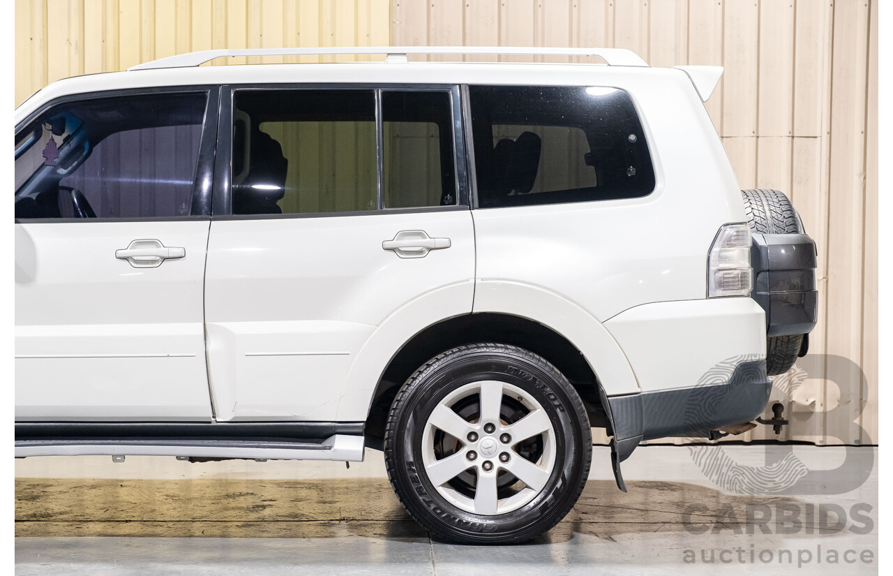 4/2008 Mitsubishi Pajero VR-X LWB (4x4) NS 4d Wagon White 3.8L V6 - 7 Seater