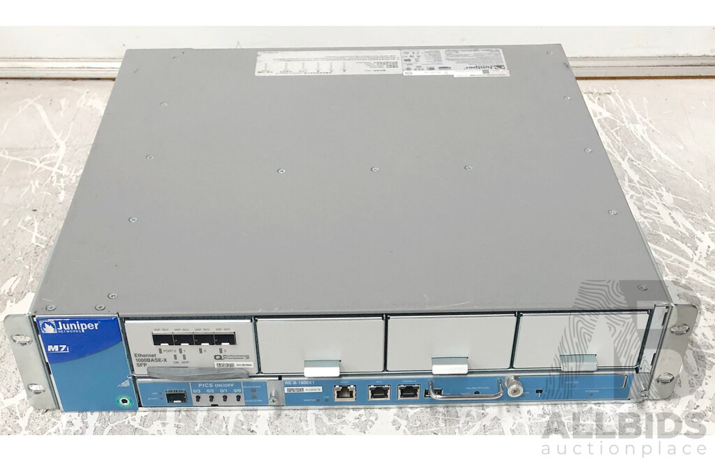 Juniper Networks (CHAS-MP-M7i-1GE-S) M7i Multiservice Edge Router