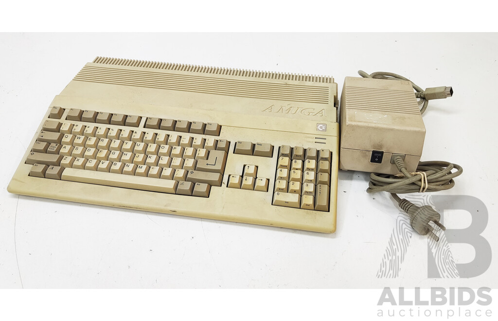 Commodore (A500) Amiga A500 Desktop Computer