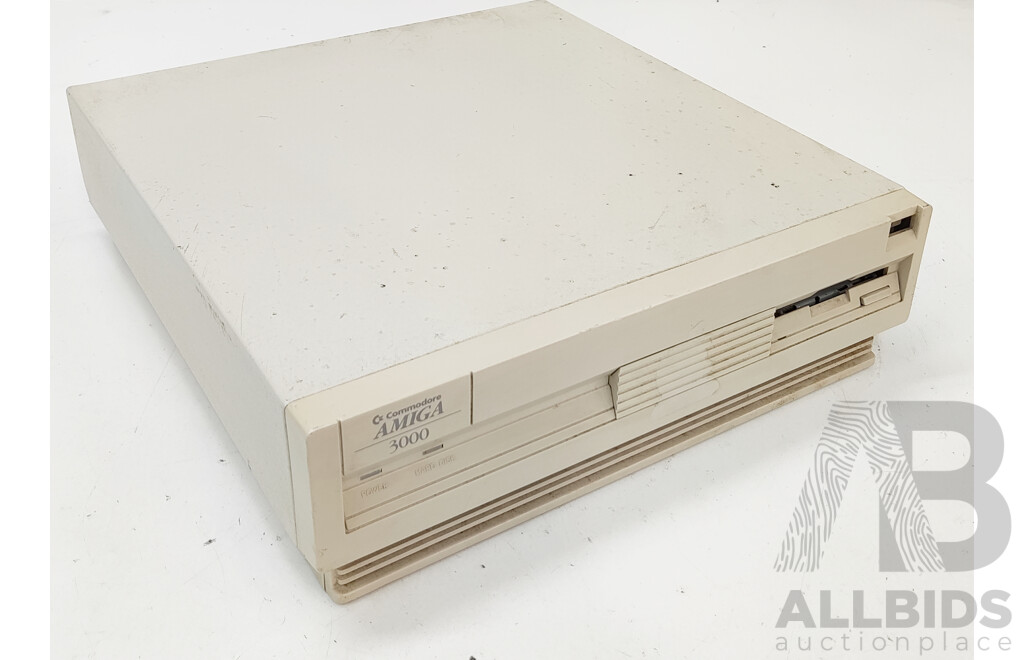 Commodore (A3000) Amiga 3000 Desktop Computer