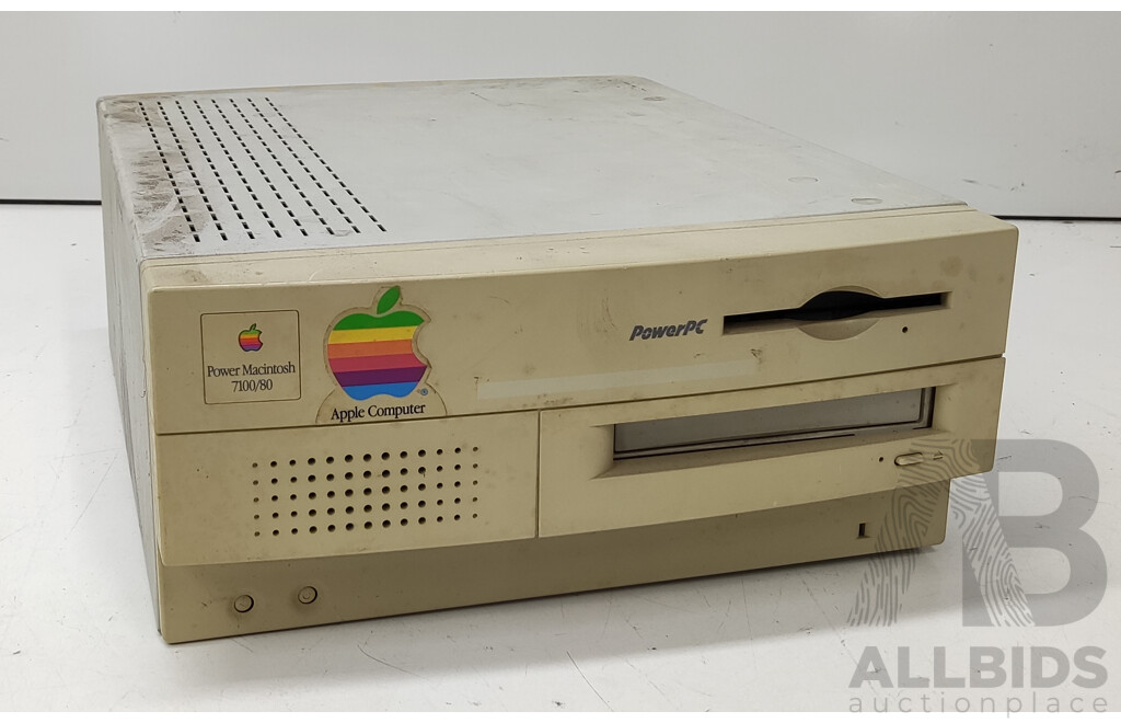 Apple (M1596) Power Macintosh 7100/80 Desktop Computer