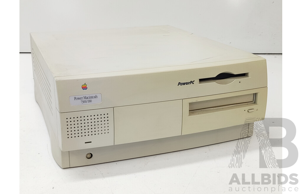 Apple (M3979) Power Macintosh 7300/180 Desktop Computer
