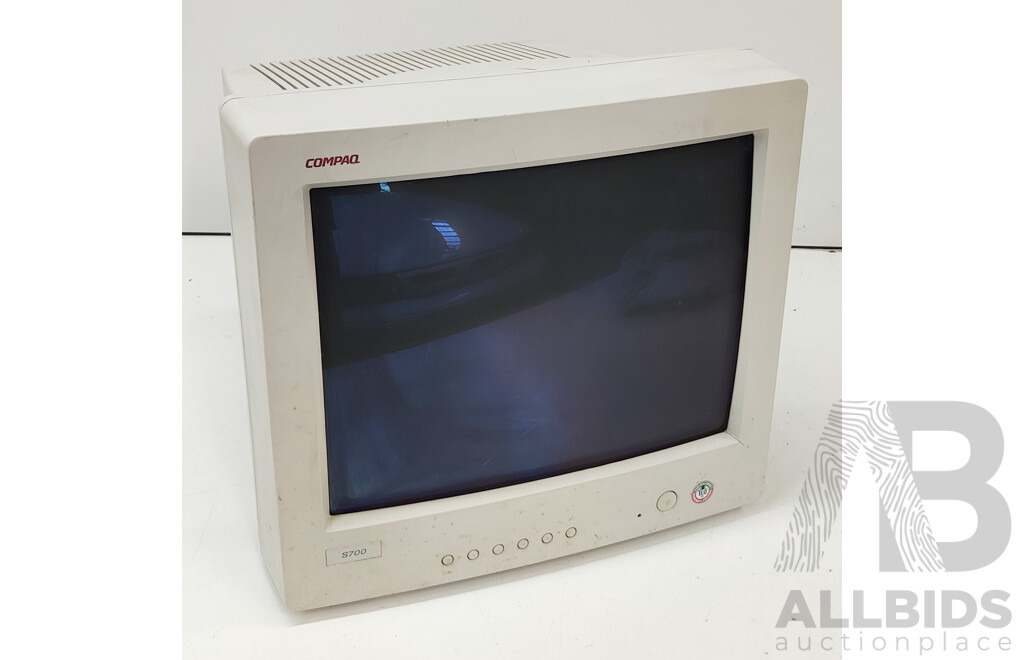 Compaq (PE1120T) S700 15.7-Inch Colour Monitor