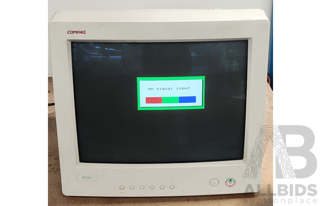 Compaq (PE1120T) S700 15.7-Inch Colour Monitor