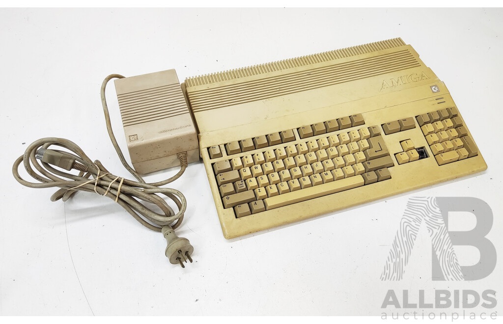 Commodore (A500) Amiga A500 Desktop Computer