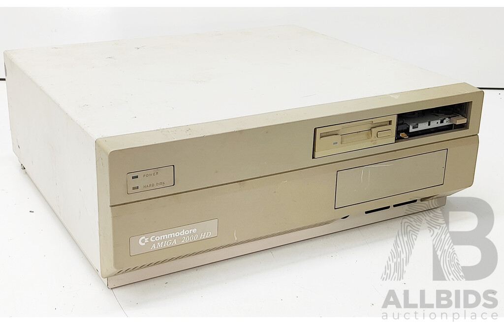 Commodore (A2000) Amiga 2000 HD Desktop Computer
