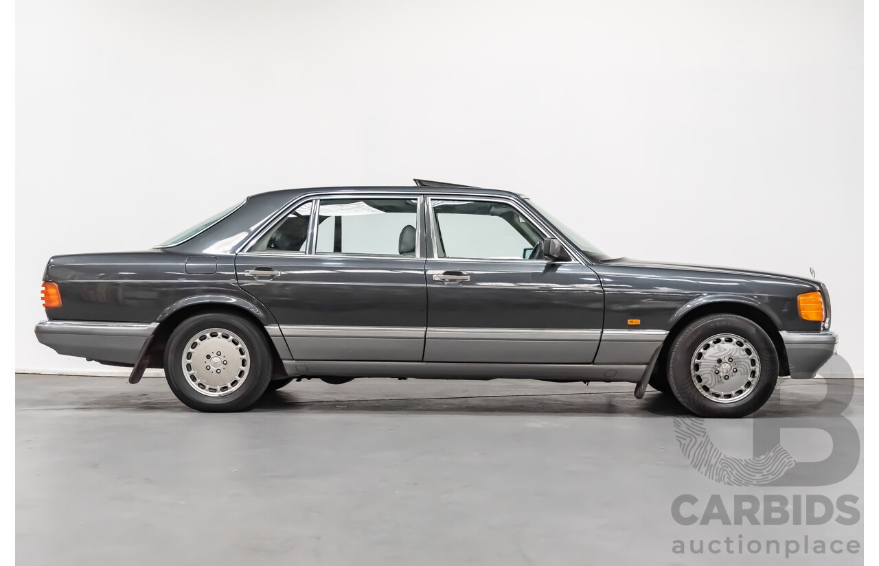 1/1988 Mercedes-Benz 560 SEL W126 4d Sedan Black 5.5L V8