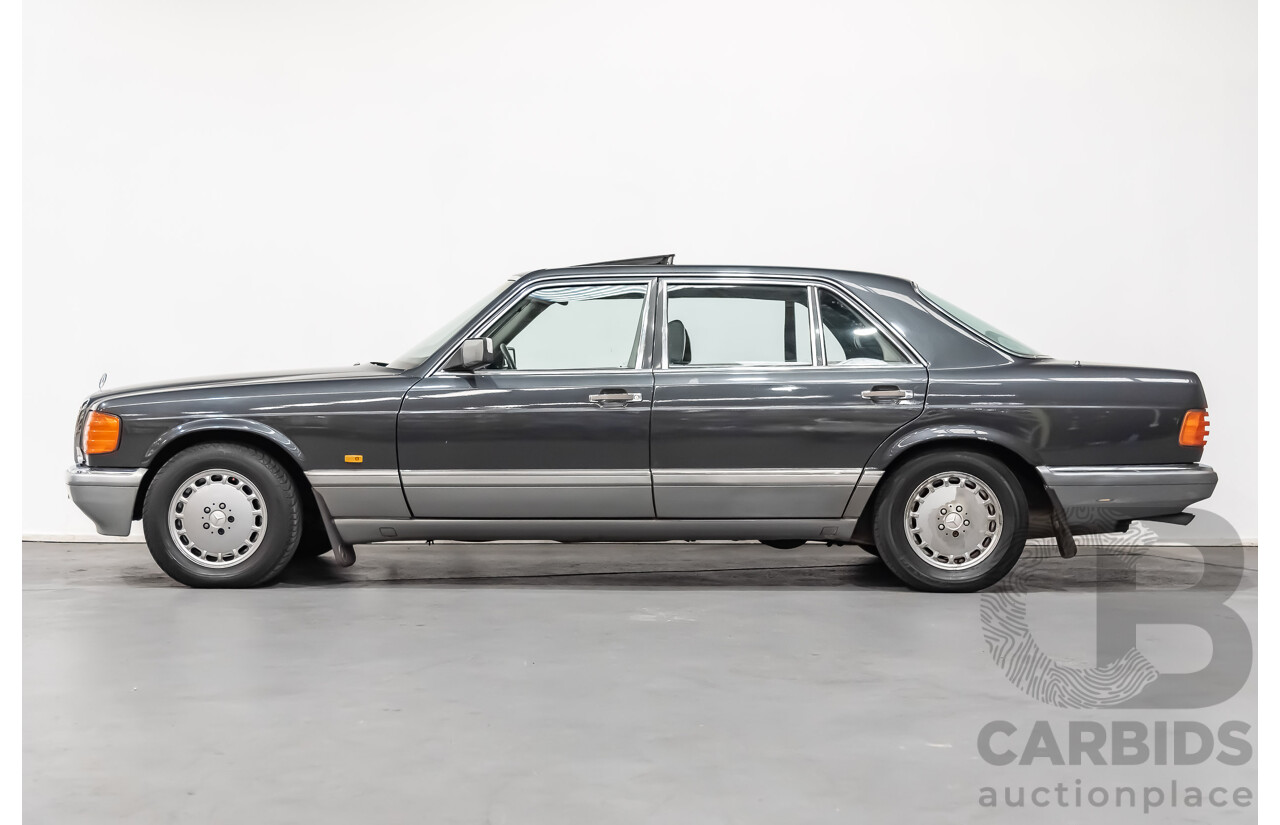 1/1988 Mercedes-Benz 560 SEL W126 4d Sedan Black 5.5L V8